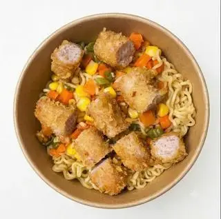 Hình ảnh Mì trộn nem rán