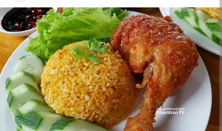 Hình ảnh Cơm chiên đùi gà sốt tứ xuyên 