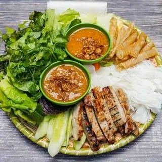 Hình ảnh Phần 5 người ăn - nem nướng Nha Trang O Liên