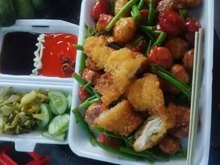 Hình ảnh Cá viên chiên sốt nước mắm