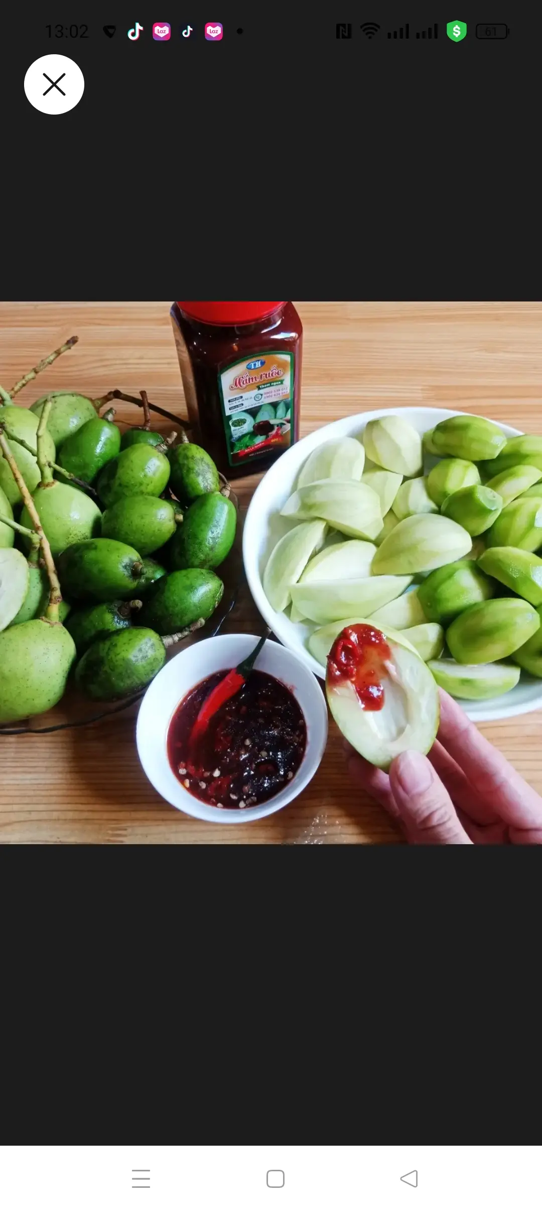 Hình ảnh xoài non chấm mắm ruốc 