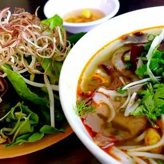Hình ảnh Bún Bò Huế - Không Móng - Thay Bằng Giò Tai