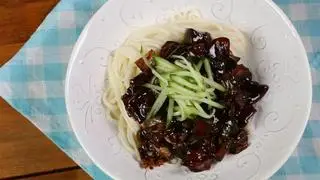 Hình ảnh Mì tương đen 