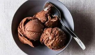 Hình ảnh kem hộp lớn socola