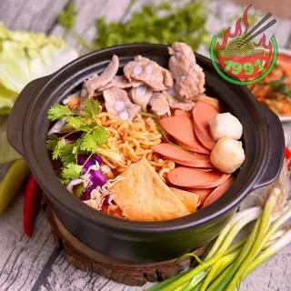 Hình ảnh Mì cay kim chi sụn non