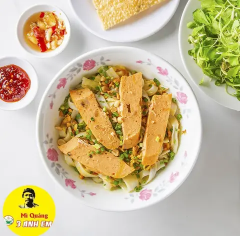 Hình ảnh Mì Quảng Chả Cua