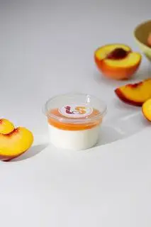 Hình ảnh Sữa chua đào - 1 hũ