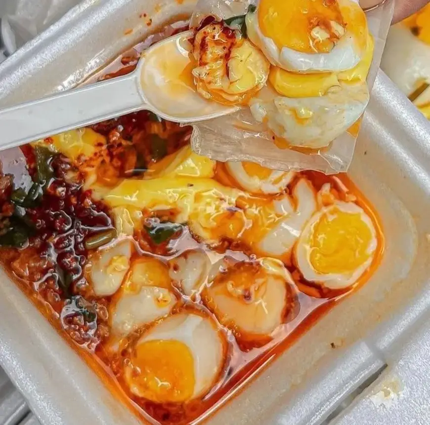 Hình ảnh Bánh Tráng Chấm Sốt Bơ Cay + Trứng