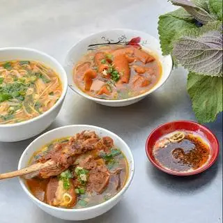 Hình ảnh Hủ tiếu dê - mắt - tai - lưỡi