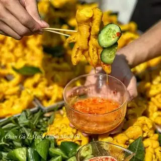 Hình ảnh chân gà ủ muối rút xương (khay 330g)