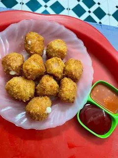 Hình ảnh Nem chua viên phomai đĩa to 10v