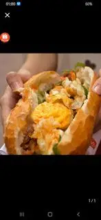Hình ảnh Bánh mì trứng chả 