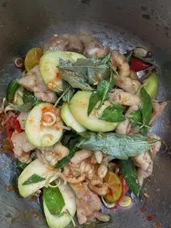 Hình ảnh Chân gà chộn sốt Thái 