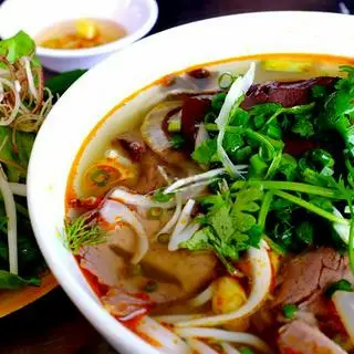 Hình ảnh Bún Bò Huế Bát Không Móng