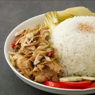 Hình ảnh Cơm Gà Xào Sả Ớt - Sâm Dứa