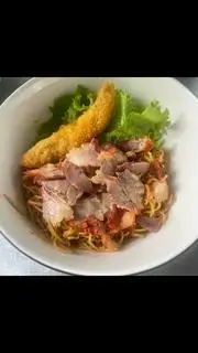 Hình ảnh Hủ Tiếu Dai Khô Xá Xíu + Bánh tôm