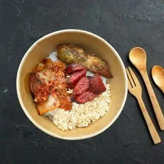 Hình ảnh Cơm Gà Xiên Nướng, Lạp Xưởng Tươi Siêu Ngon