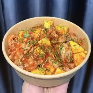 Hình ảnh Chân Gà Rút Xương Sốt Thái Kèm Sốt Chấm (Size BÉ)