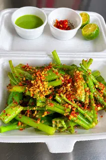 Hình ảnh đậu bắp chiên kèm rau