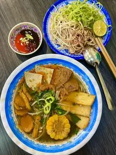 Hình ảnh Bún Huế Chay + Nước Nha Đam