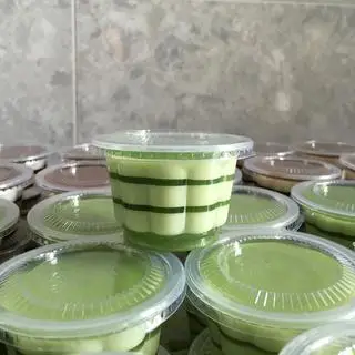 Hình ảnh Rau câu sữa dừa lá dứa