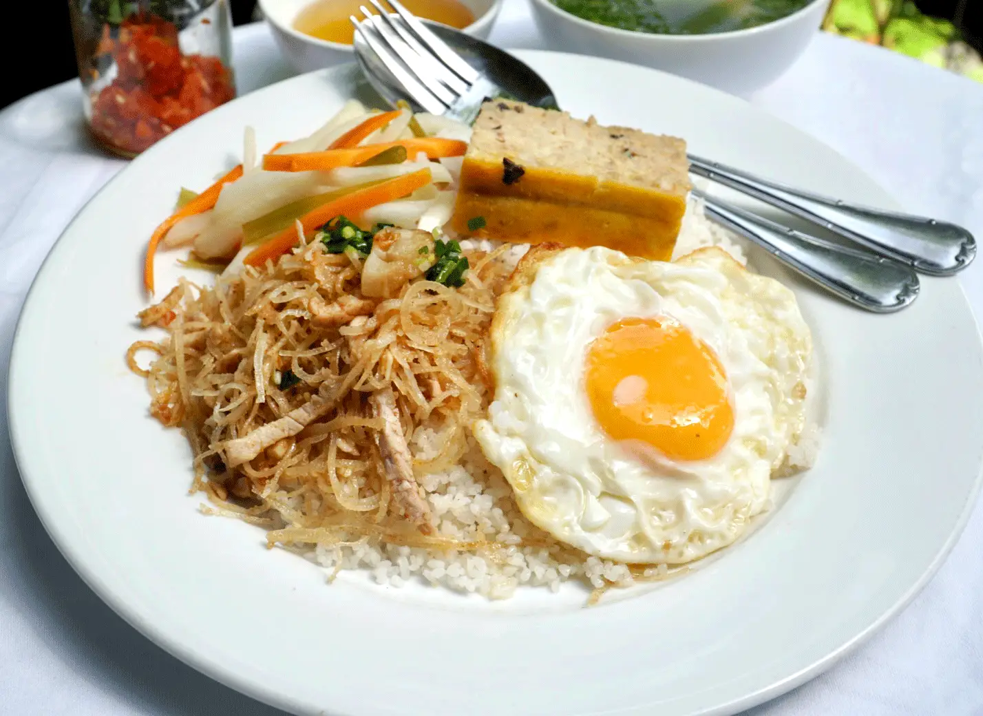Hình ảnh Cơm Bì Chả Ốp La
