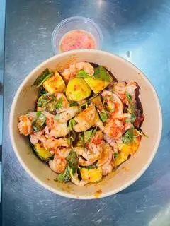 Hình ảnh Chân Gà Sốt Thái Size Lớn 