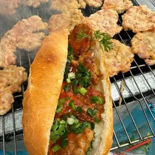 Hình ảnh Bánh mì thịt nướng - Grilled pork bread