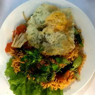 Hình ảnh Nui xào ốp la