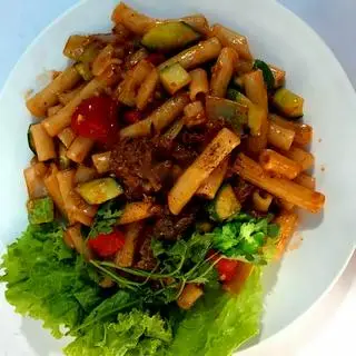 Hình ảnh Nui xào bò lúc lắc
