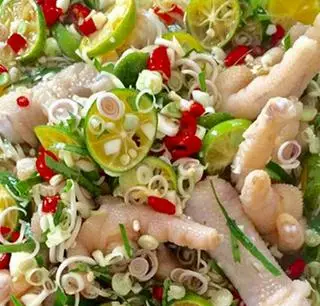 Hình ảnh combo 2 hộp 10 chan gà ngâm sả tắc+10 chân gà sốt thái +tặng 1 trà tắc t