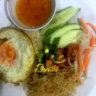 Hình ảnh Cơm bì + Ốp la