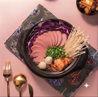 Hình ảnh Mì Cay Kim Chi Xúc Xích