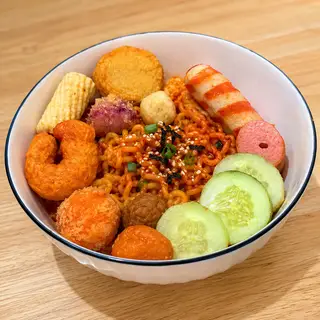 Hình ảnh Mì trộn phô mai cay đặc biệt