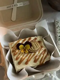 Hình ảnh Bánh bí ngô caramel mặn ( Salted Caramel Brown Butter Pumpkin Spice Latte Cake )