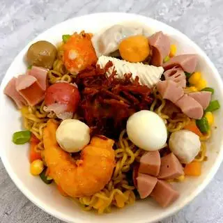 Hình ảnh Mì trộn đầy đủ 12 topping - 1 Coca