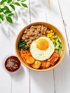 Hình ảnh Cơm trộn cá viên, thịt heo