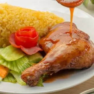 Hình ảnh Cơm Rang Đùi Gà Sốt Chua Ngọt