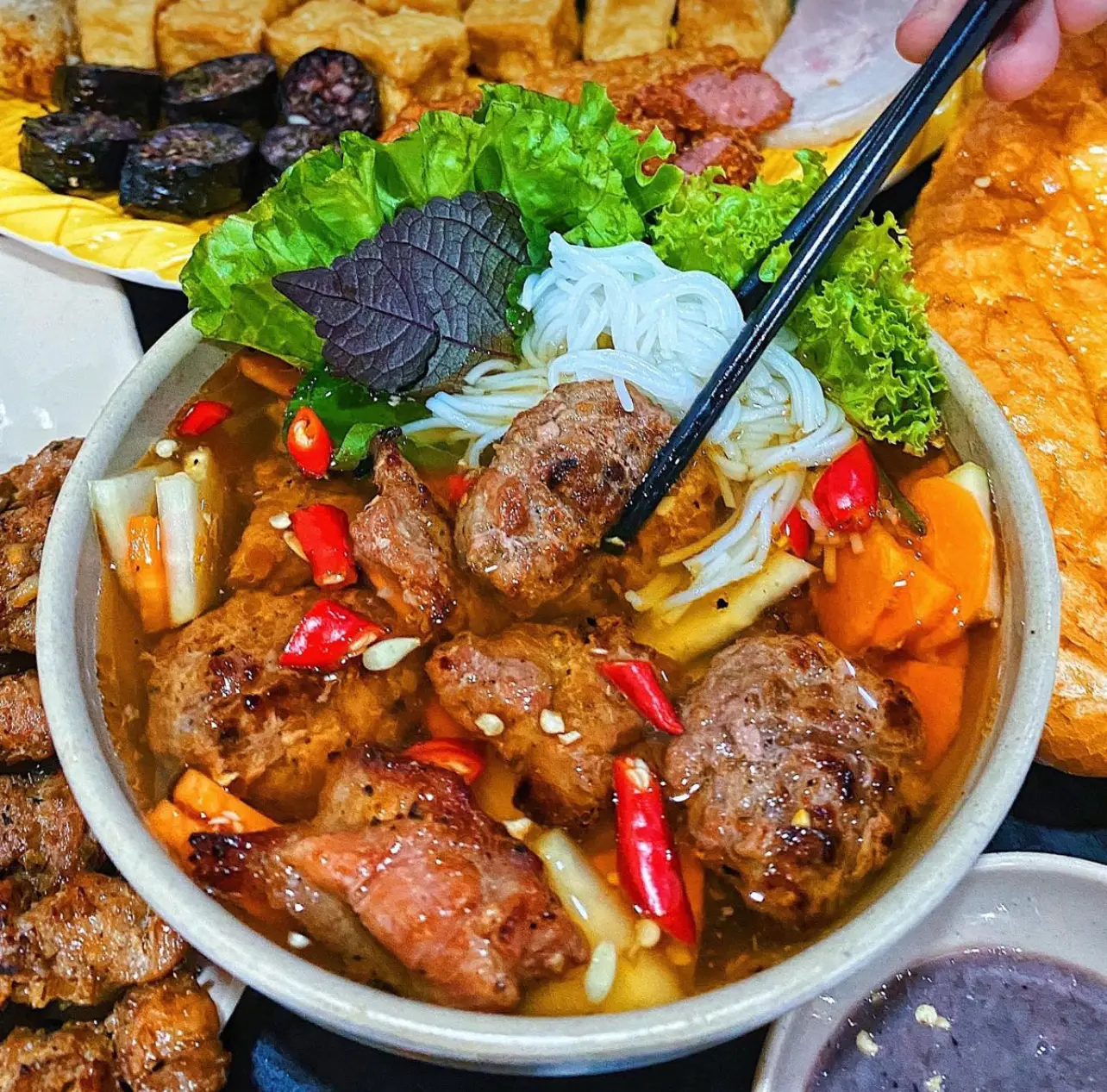 Hình ảnh Bún chả lẫn ( không bao gồm dụng cụ ăn uống )