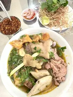 Hình ảnh TÔ ĐẦY ĐỦ GIÒ (Tái-Nạm-Gân-Giò-Chả)