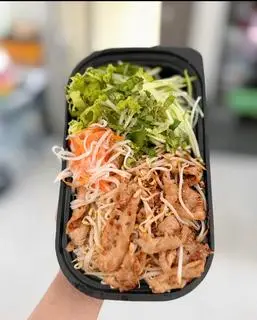 Hình ảnh Bún thịt xào - không chả giò tô thường