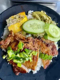 Hình ảnh Cơm tấm sườn chả + canh
