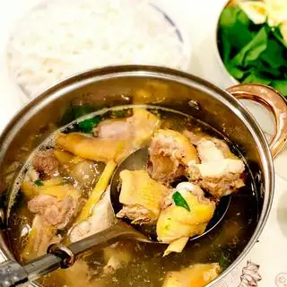 Hình ảnh Lẩu gà lá é nhỏ 
