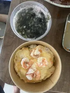 Hình ảnh cơm Tôm phủ trứng +canh rong biển bò