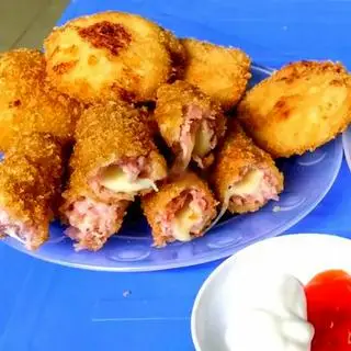 Hình ảnh Combo 5 bánh gà - 5 nem chua rán