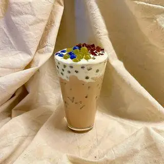 Hình ảnh Trà Sữa Kem Muối - Milk Tea With Salted Macchiato