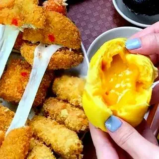Hình ảnh 5 Bánh gà phô mai - 5 nem chua rán