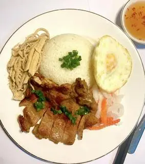 Hình ảnh Cơm tấm sườn bì trứng