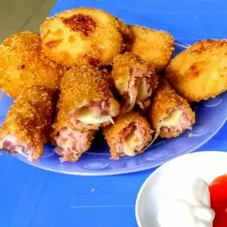 Hình ảnh Set 5 bánh gà - 5 nem chua rán - 6 phô mai que