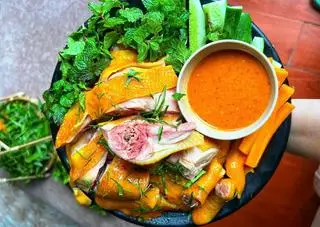 Hình ảnh 1 Con Gà Ủ Muối Thảo Mộc To